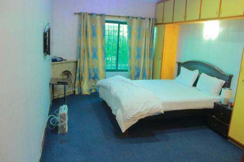 Hostal Alvadi Hotel