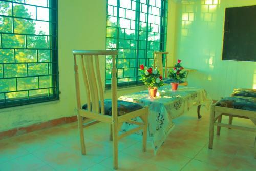Hostal Alvadi Hotel