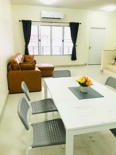 Hostal Impact Mt Guest House