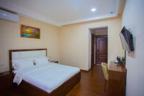Hotel Ayni