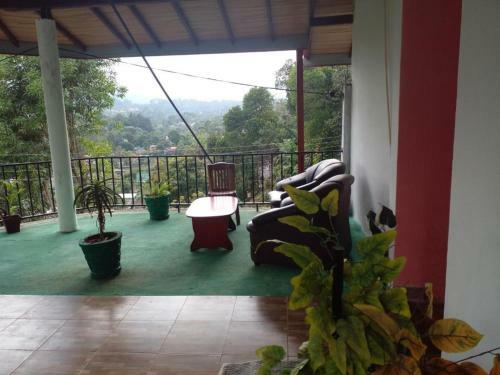 Hostal Mountain Top Guest