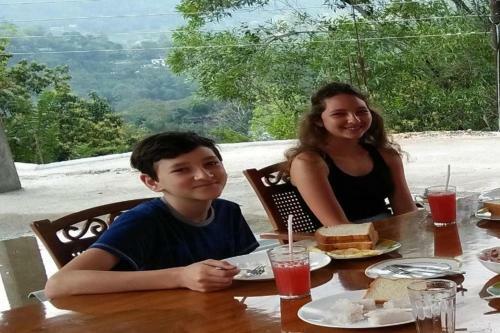 Hostal Mountain Top Guest
