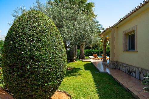 Charming 3-bed Villa In Denia First Beach Line