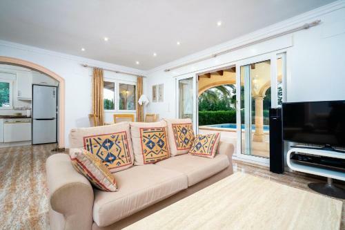 Charming 3-bed Villa In Denia First Beach Line