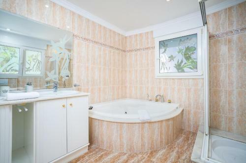 Charming 3-bed Villa In Denia First Beach Line