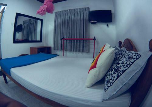 Lark Nest Hotel