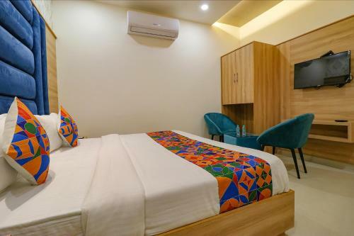 Fabhotel Diamond Villa
