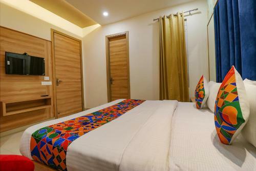 Fabhotel Diamond Villa