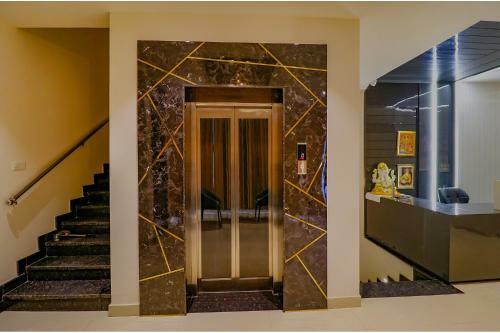 Fabhotel Diamond Villa