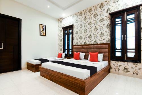 Capital O 60496 Hotel Avera