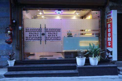 Hotel Blossom Inn