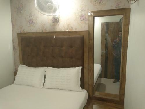 Bed & Breakfast Dhots Residency