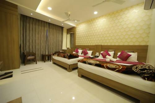 Hotel S.s Royal