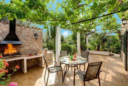 Villa Can Camarroja