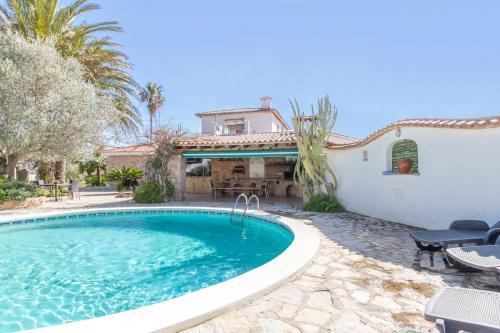 Villa With Pool Walking Distance To The Beach (Malondra)