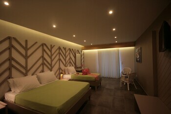 Aparthotel Irina Beach Hotel