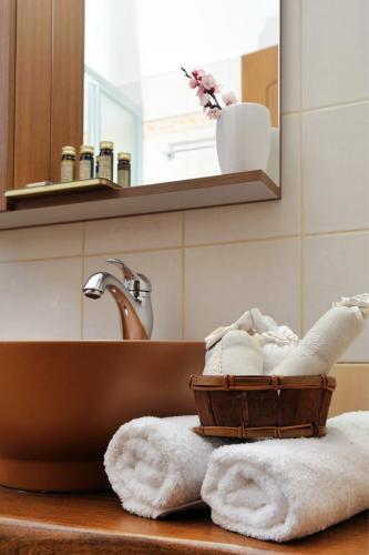 Hostal Guesthouse Rousis