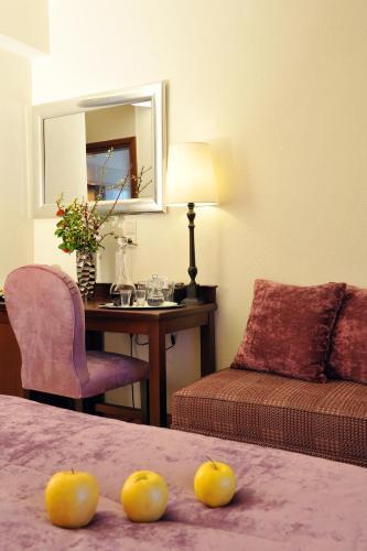 Hostal Guesthouse Rousis