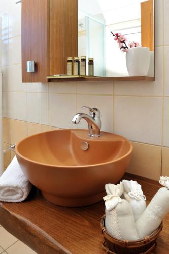 Hostal Guesthouse Rousis