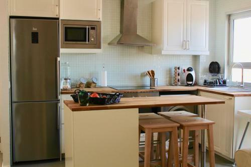 Sea View Apartment In El M�dano With Private Parking Space
