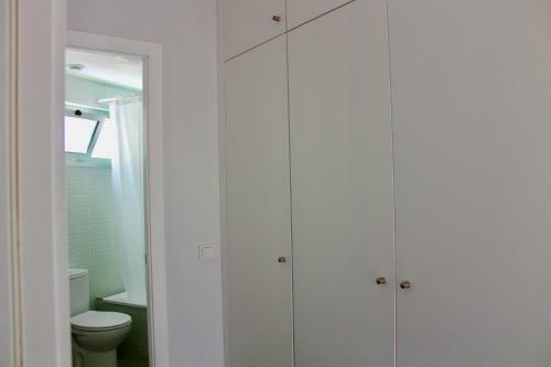 Sea View Apartment In El M�dano With Private Parking Space