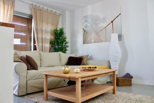 Sea View Apartment In El M�dano With Private Parking Space