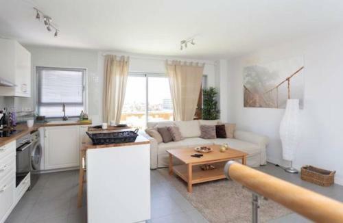 Sea View Apartment In El M�dano With Private Parking Space