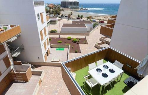 Sea View Apartment In El M�dano With Private Parking Space