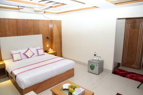 Hotel Platinum Ltd