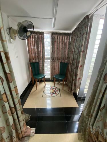 Zara?s Service Apartment