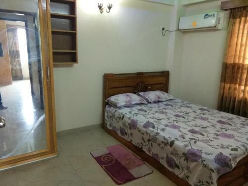 Zara?s Service Apartment