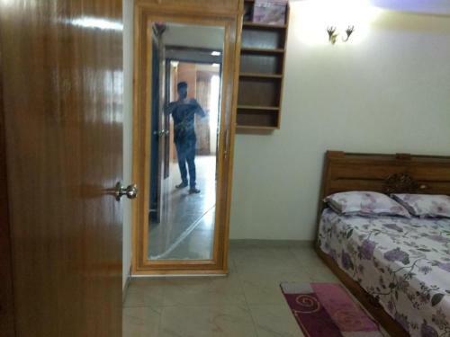 Zara?s Service Apartment