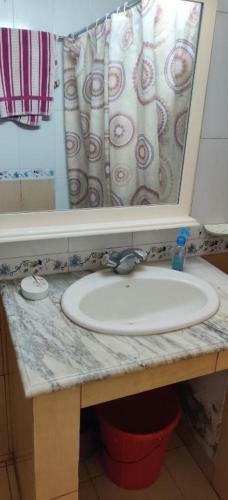 Zara?s Service Apartment