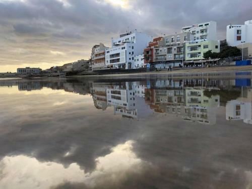 Apartamento Modern Penthouse Near The Sea