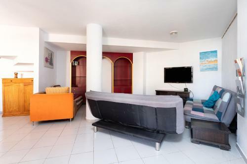 Family Apartment -3 Bedrooms And Rooftop