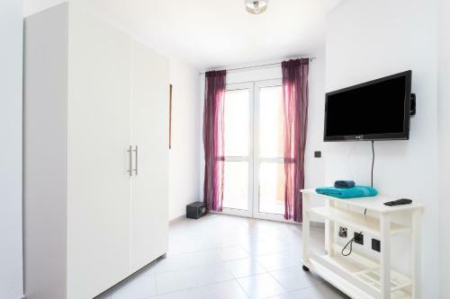 Family Apartment -3 Bedrooms And Rooftop