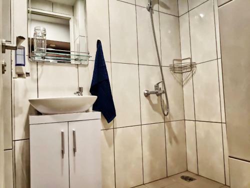 Apartemen Grand Kamala Lagoon By 21 Room