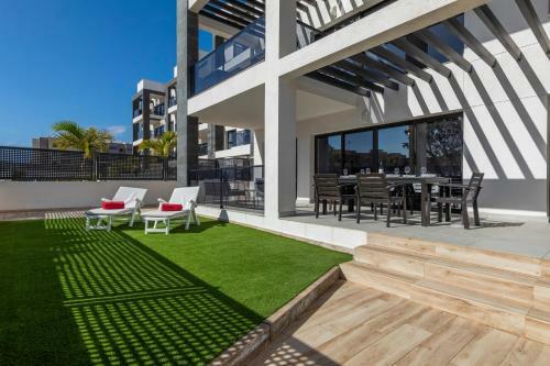 Apartamento The Strelitzia Terrace - By Medano4you