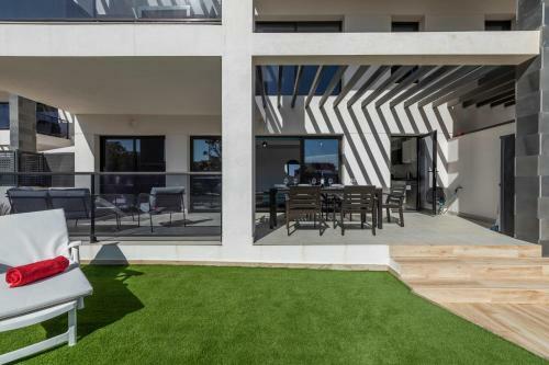 Apartamento The Strelitzia Terrace - By Medano4you