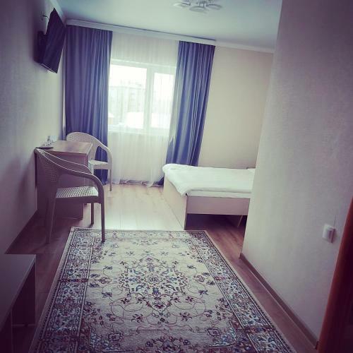 Hotel ???-??