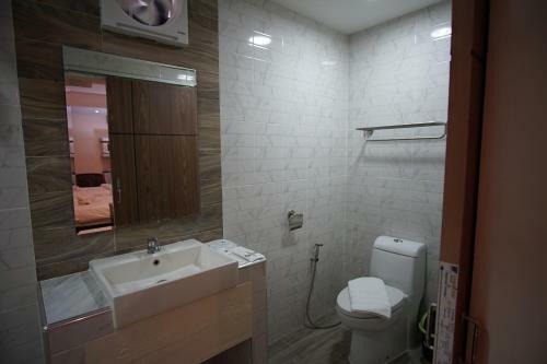 Kim Hotel @ Bangplong