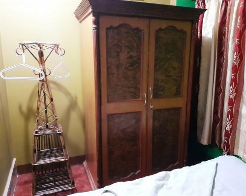 Hostal Ambience House