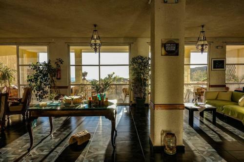 Sariza Spring Hotel