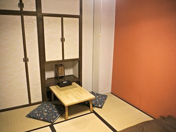 Albergue J-hoppers Hiroshima Guesthouse