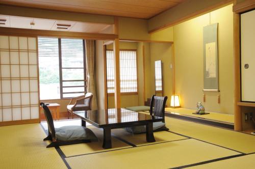Isuzu Hotel