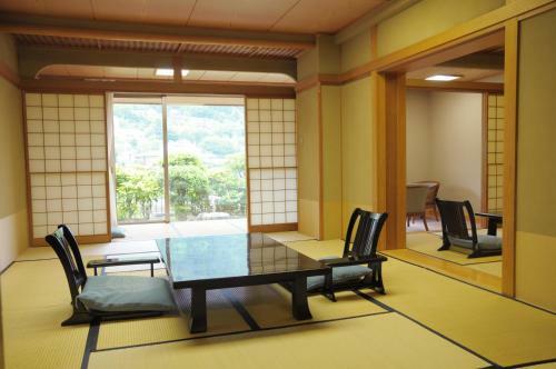 Isuzu Hotel