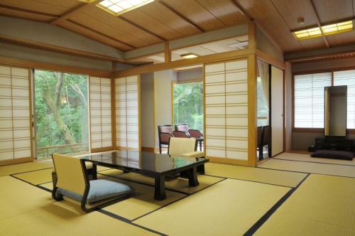 Isuzu Hotel