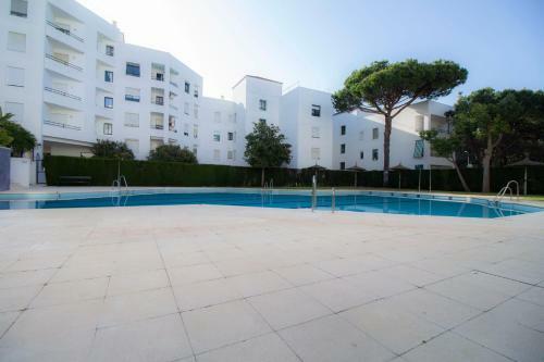 Apartamento Con Terraza Y Piscina A Metros de La Playa