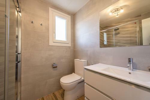 A Perfect Location Villa For Holidays With AC And Private Pool