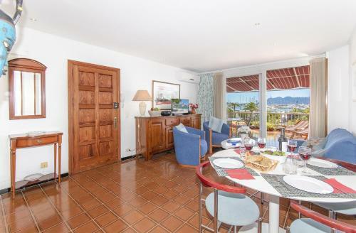 Beachfront Apartment Veronica